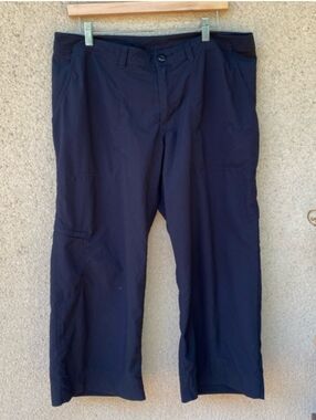 Patagonia Inter-Continental Capris pants black size 12